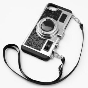 Aanbieding van Black Glitter Camera Phone Case - Fits iPhone® 6/7/8/SE voor 13,99€ bij Claire's