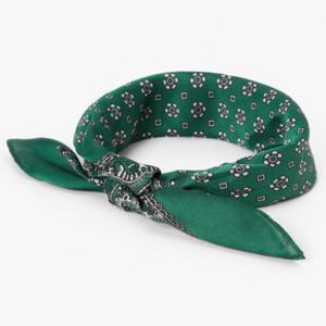 Aanbieding van Floral Paisley Silky Bandana Headwrap - Hunter Green voor 8,99€ bij Claire's