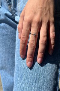 Aanbieding van Silver Faux Diamond Heart Ring voor 4€ bij Brandy Melville