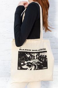 Aanbieding van Radio Silence Bag voor 8€ bij Brandy Melville