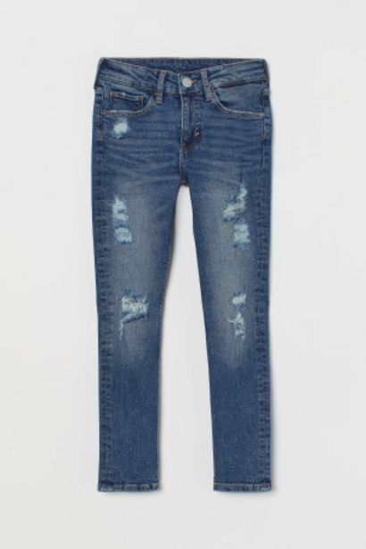 Aanbieding van Skinny Fit Trashed Jeans voor 14,99€ bij H&M