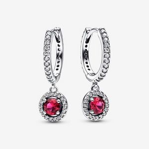Aanbieding van Red Round Sparkling Hoop Earrings voor 89€ bij Pandora