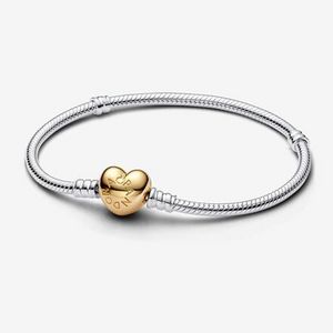 Aanbieding van Pandora Moments Snake Chain-armband met hartsluiting voor 59€ bij Pandora