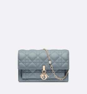 Aanbieding van Lady Dior-pouch met ketting voor 2000€ bij Dior